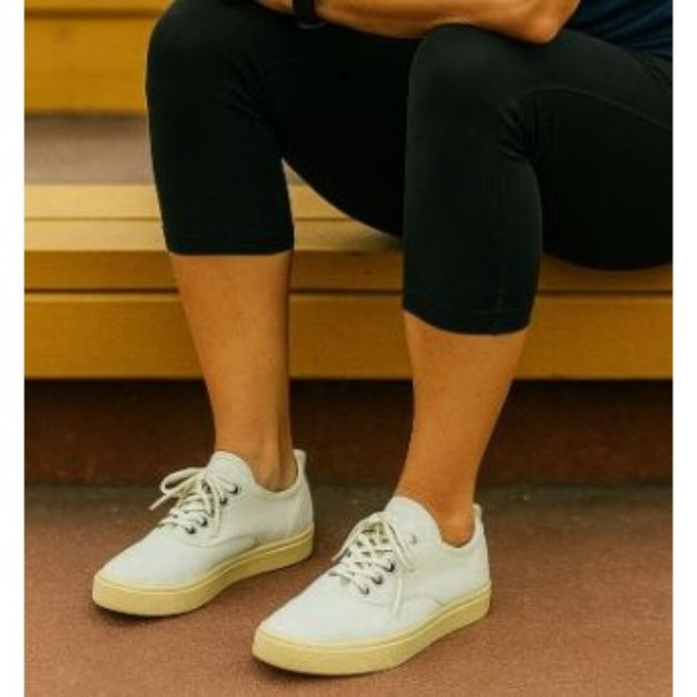 Goodfellow Size 7 Fashion Casual Canvas Lace-Up Sneakers Classic Design